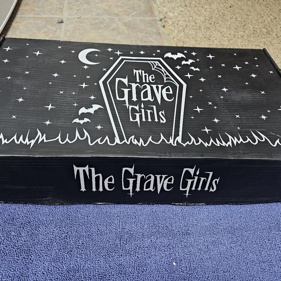 The Grave Girls- Dolls Kill- Platform Knee High boots- black- sz 5 - Picture 4 of 4